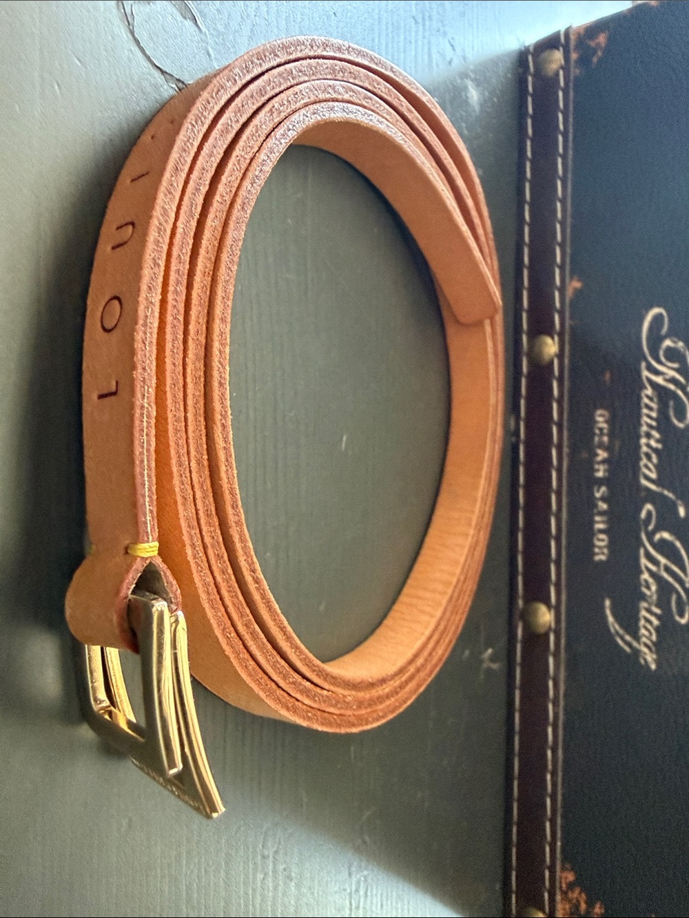 Louis Vuitton Tan Leather Slim Belt with Gold-Tone Buckle vachetta medium 41” - Picture 8 of 11